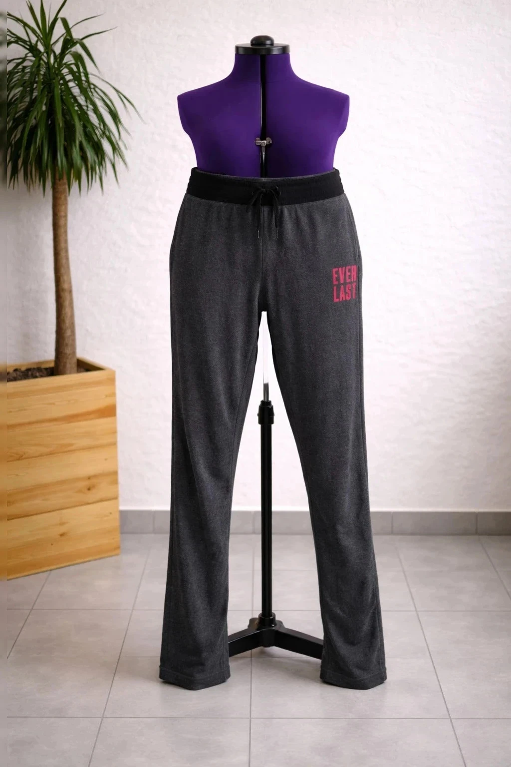 Pantalon jogging Everlast – Taille 12 ans – bon état